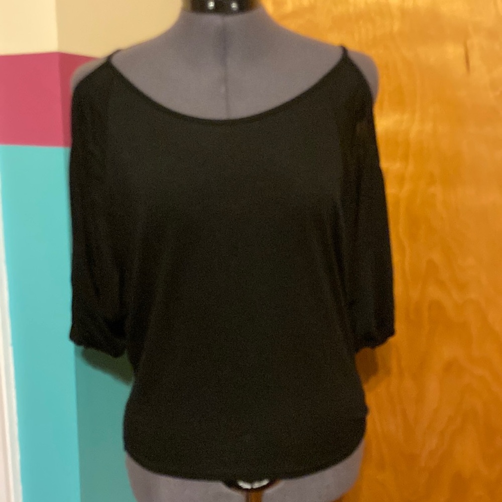 Dolman sleeve cold shoulder lace back top Sz M